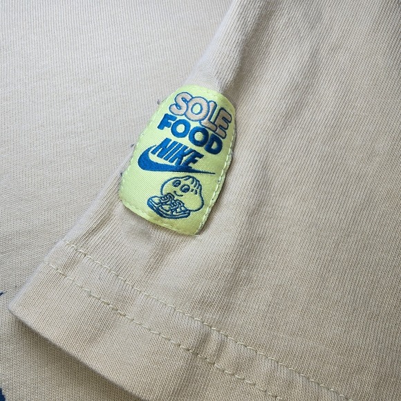 Nike Sole Food Served Fresh Dumpling T-Shirt Mens S Tan Max90 Oversized Graphic - Picture 3 of 9